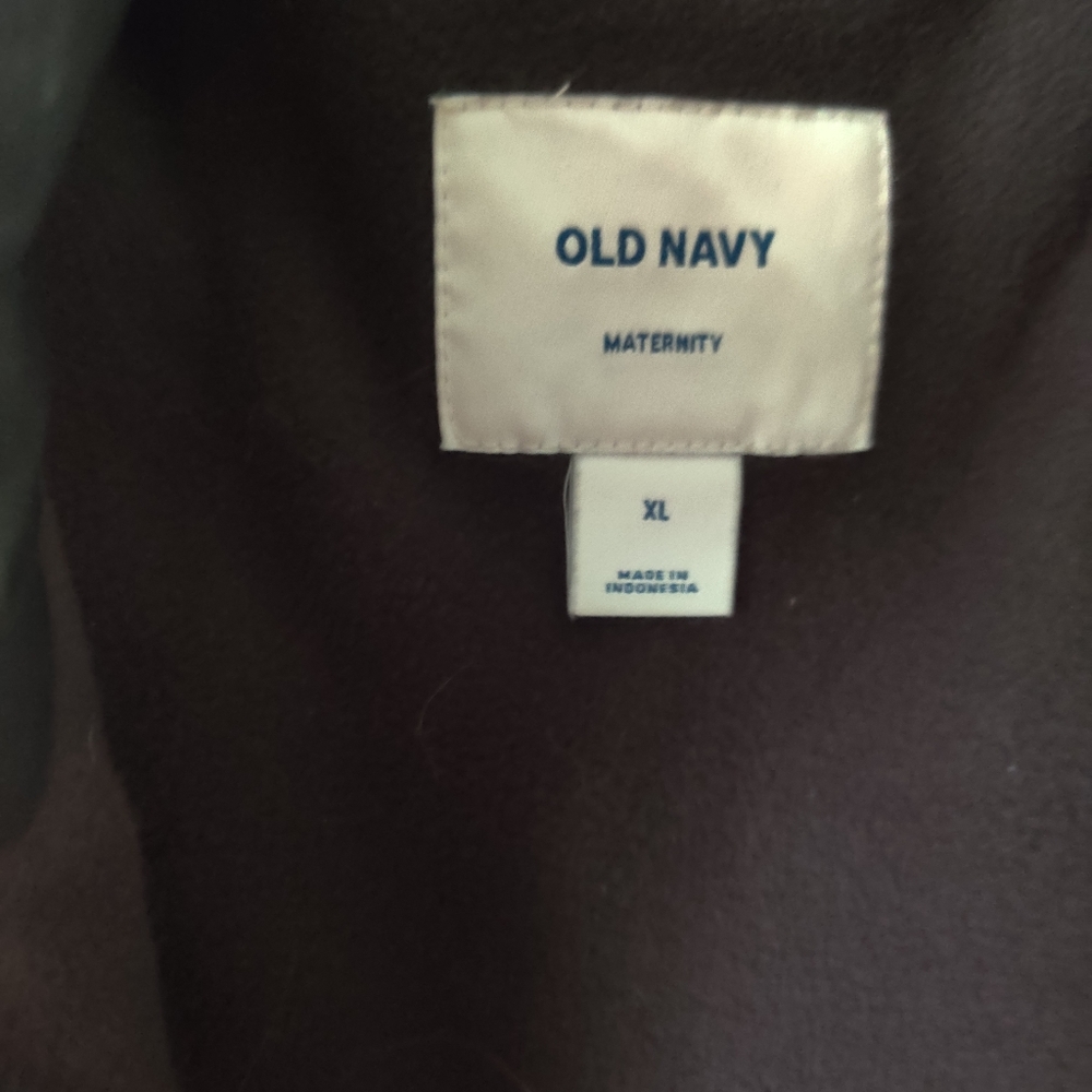 Old navy maternity puffer jacket
